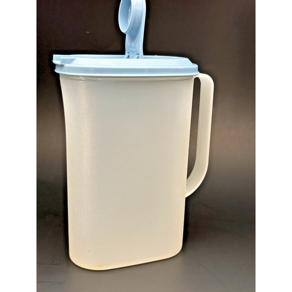 Vintage Tupperware - 2 Quart Slim Line Pitcher, Fits in Door, Blue Lid - Picture 4 of 13